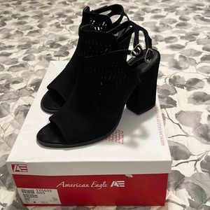 American Eagle black sandal -size 8